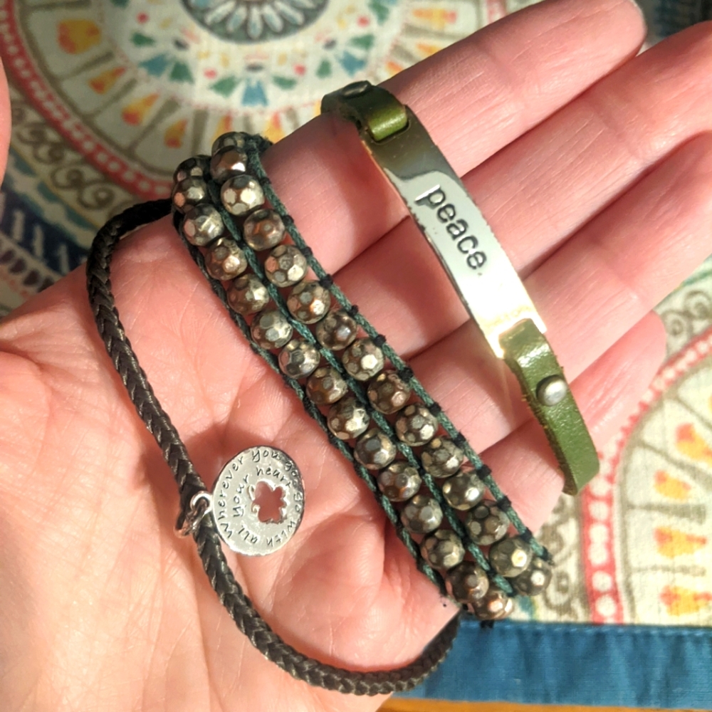Lot: 3 bracelets